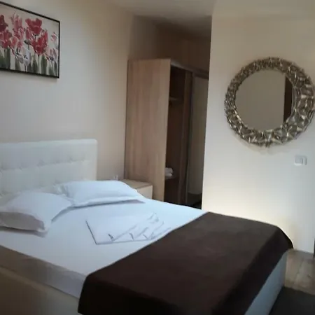 Casa Dadi Pensión *